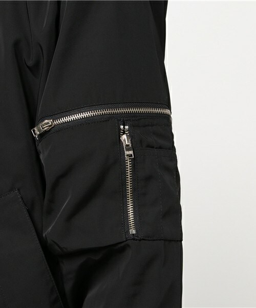 UNIF（ユニフ）の「UNIF SMILE・ボンバージャケット UMJ-1096