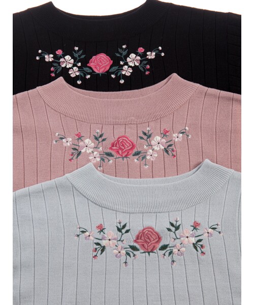 w closet（ダブルクローゼット）の「刺繍入りワイドネックニット（トップス・レディース・サックス/Mピンク/ブラック・FREE）」の10枚目の写真