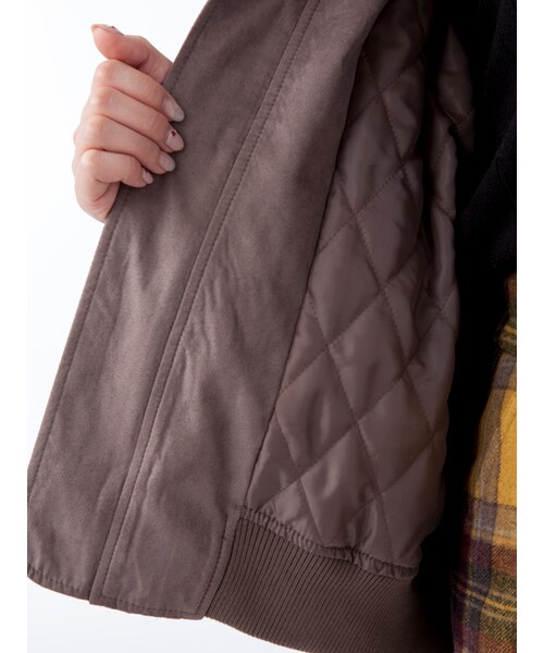 w closet(ダブルクローゼット)の「中綿入りスエードBIGブルゾン(ジャケット/アウター・レディース・ブラウン/モカ・FREE)」の11枚目の写真