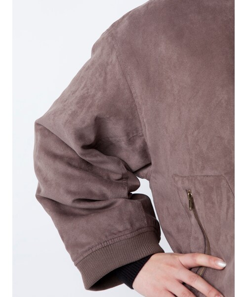 w closet(ダブルクローゼット)の「中綿入りスエードBIGブルゾン(ジャケット/アウター・レディース・ブラウン/モカ・FREE)」の7枚目の写真