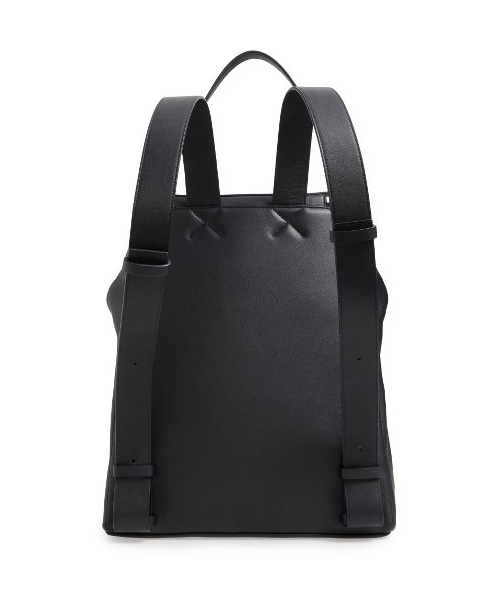 LOEWE（ロエベ）の「Loewe Goya Calfskin Leather Backpack - Black
