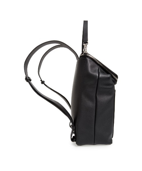 LOEWE（ロエベ）の「Loewe Goya Calfskin Leather Backpack - Black