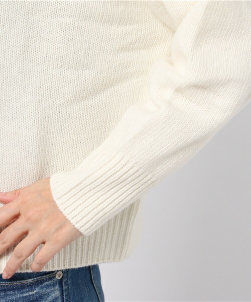 INTERPLANET（インタープラネット）の「ラムウールケーブルタートルニット（ニット/セーター・レディース・オフホワイト/グレー/オートミール・FREE）」の8枚目の写真