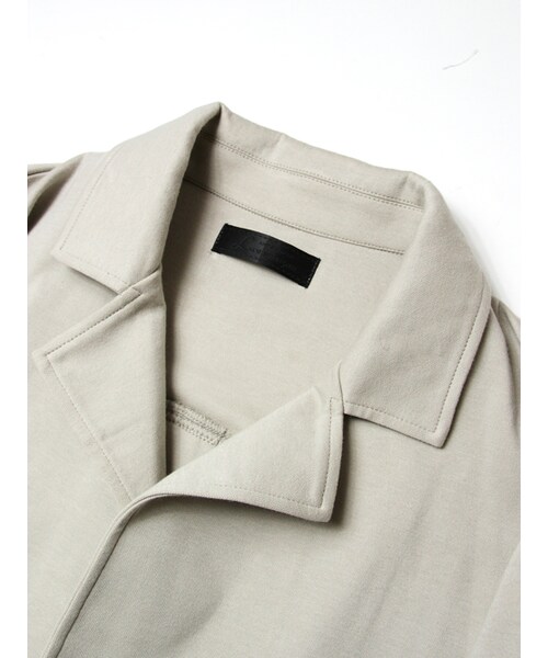 Luv maison（ラブメゾン）の「襟裏刺繍バックZIPチェスターコート