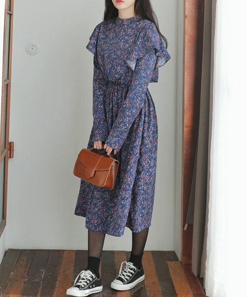 DHOLIC(ディーホリック)の「ショルダーラッフルフローラルワンピース(ワンピース・レディース・FREE)」の1枚目の写真