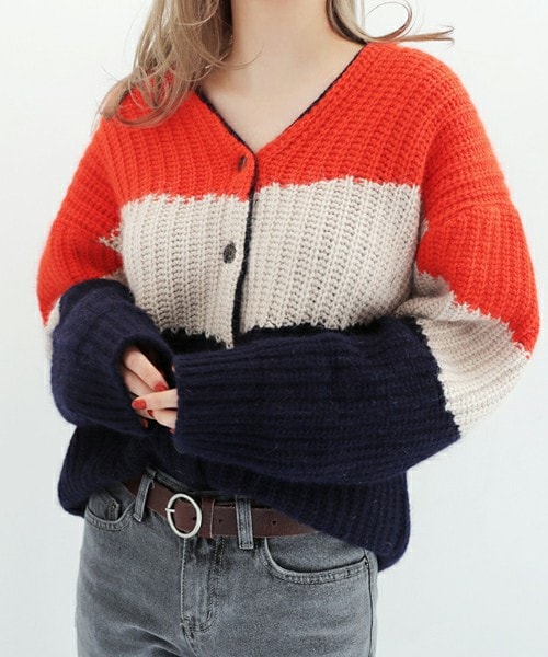 DHOLIC（ディーホリック）の「カラーブロックVネックニットカーディガン（カーディガン/ボレロ・レディース・FREE）」の2枚目の写真