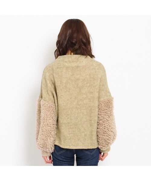 OZOC（オゾック）の「ファー切り替えボリュームニットソー（トップス・レディース・ベージュ/オフホワイト/グレー・その他）」の6枚目の写真