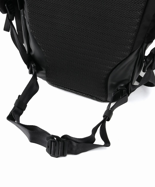 JOURNAL STANDARD relume（ジャーナルスタンダード　レリューム）の「ALCHEMY EQUIPMENT / アルケミーエキップメント : 30L ROLL TOP DAYPACK（バッグ・ブラック/フリー/残り1点）」の15枚目の写真