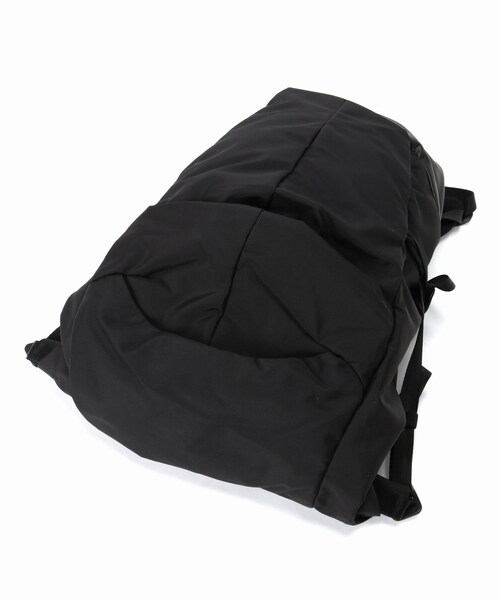 JOURNAL STANDARD relume（ジャーナルスタンダード　レリューム）の「ALCHEMY EQUIPMENT / アルケミーエキップメント : 30L ROLL TOP DAYPACK（バッグ・ブラック/フリー/残り1点）」の6枚目の写真