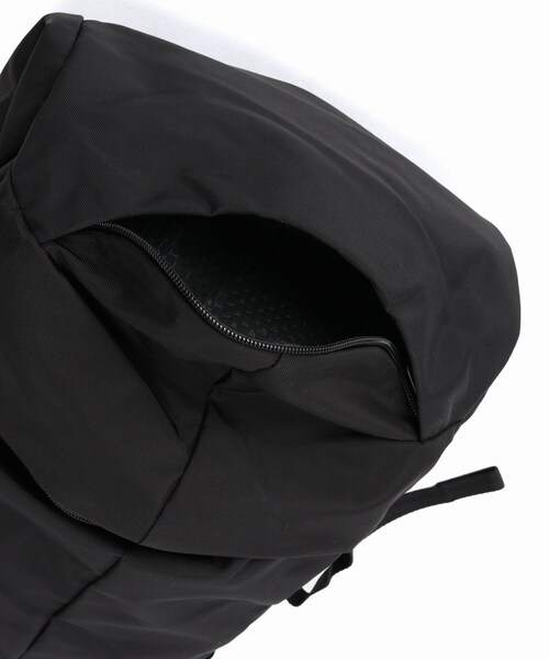 JOURNAL STANDARD relume（ジャーナルスタンダード　レリューム）の「ALCHEMY EQUIPMENT / アルケミーエキップメント : 30L ROLL TOP DAYPACK（バッグ・ブラック/フリー/残り1点）」の11枚目の写真