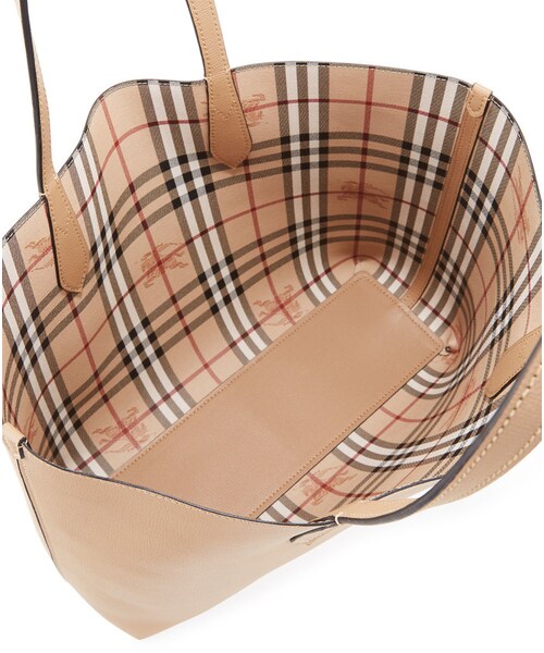 BURBERRY（バーバリー）の「Burberry Lavenby Medium Reversible Check & Leather Tote Bag, Brown（トートバッグ・レディース・Brown・One Size）」の5枚目の写真