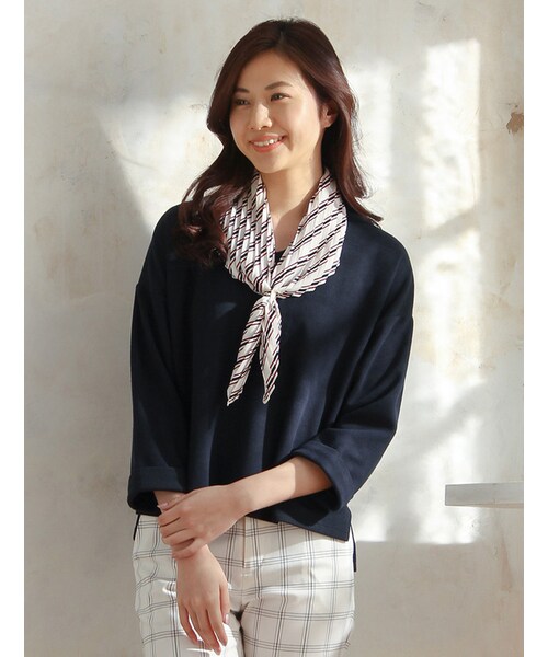 Honeys（ハニーズ）の「スカーフ付プルオーバー（カットソー・Tシャツ・レディース・アイボリー/クロ/コン/ピンク/杢グレー・Ｍ/Ｌ）」の4枚目の写真