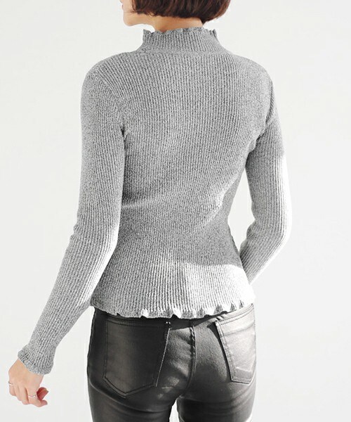 DHOLIC（ディーホリック）の「ウェーブヘムリブニットスリムTシャツ（Tシャツ/カットソー・レディース・FREE）」の4枚目の写真