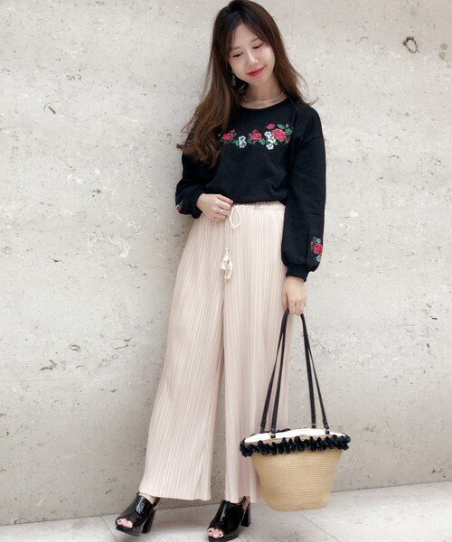 archives(アルシーヴ)の「【WEB限定先行予約】タッセル付きプリーツワイドパンツ(その他パンツ・レディース・ブラック/グレー/ピンク・MEDIUM)」の4枚目の写真