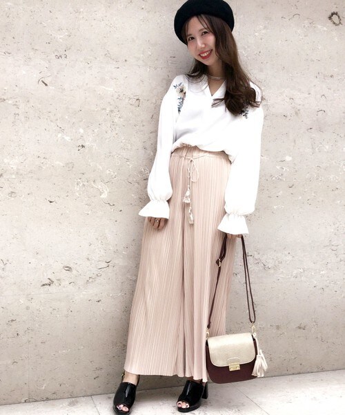 archives(アルシーヴ)の「【WEB限定先行予約】タッセル付きプリーツワイドパンツ(その他パンツ・レディース・ブラック/グレー/ピンク・MEDIUM)」の5枚目の写真