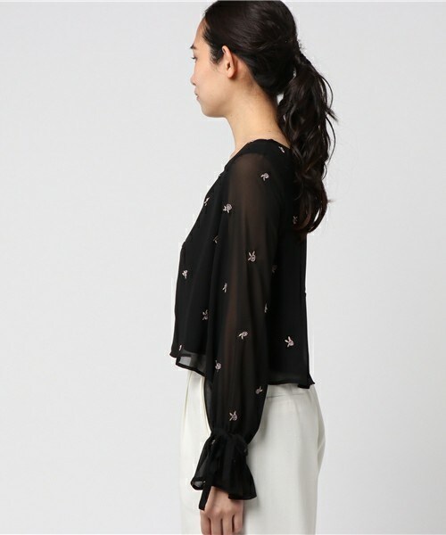 archives（アルシーヴ）の「花柄刺繍ﾌﾞﾗｳｽ（シャツ/ブラウス・レディース・オフホワイト/ブラック/シルバーグレー・MEDIUM）」の5枚目の写真