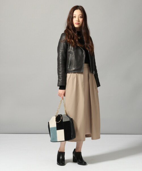 HARE（ハレ）の「Wフロントペンシルスカート（スカート・ブラック/ベージュ）」の4枚目の写真