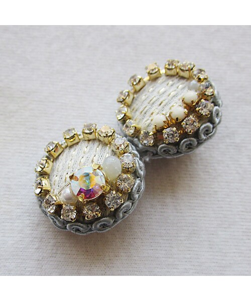 Hime.（ヒメ）の「Hime.フランス製生地くるみボタンイヤリング（イヤリング・レディース・その他）」の3枚目の写真