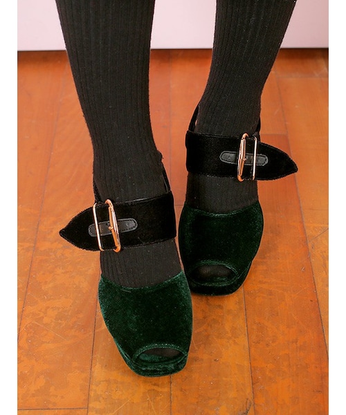 KORMARCH(コマチ)の「リングバックルパンプス(パンプス・レディース・22.5cm,23cm,23.5cm,24cm,24.5cm,25cm)」の1枚目の写真