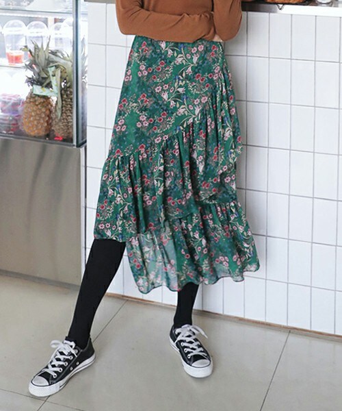 DHOLIC（ディーホリック）の「アンバランスラッフルフラワーパターンスカート（スカート・レディース・FREE）」の2枚目の写真