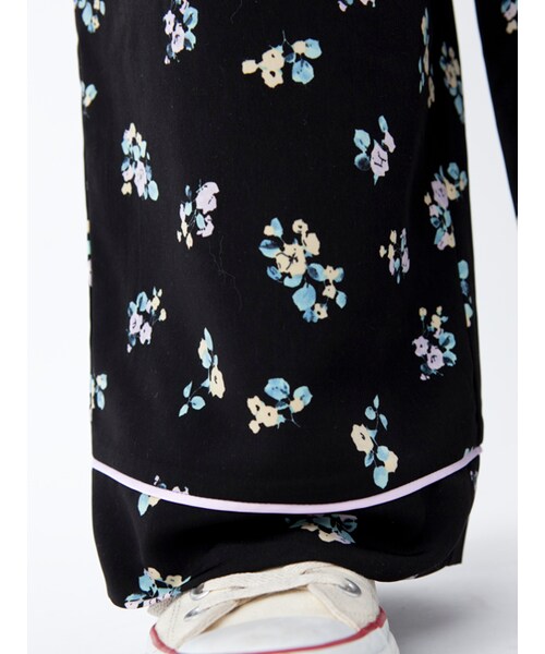 w closet（ダブルクローゼット）の「【S/S】パイピング入り花柄パンツ（パンツ・レディース・Lブルー/ブラック・FREE）」の9枚目の写真