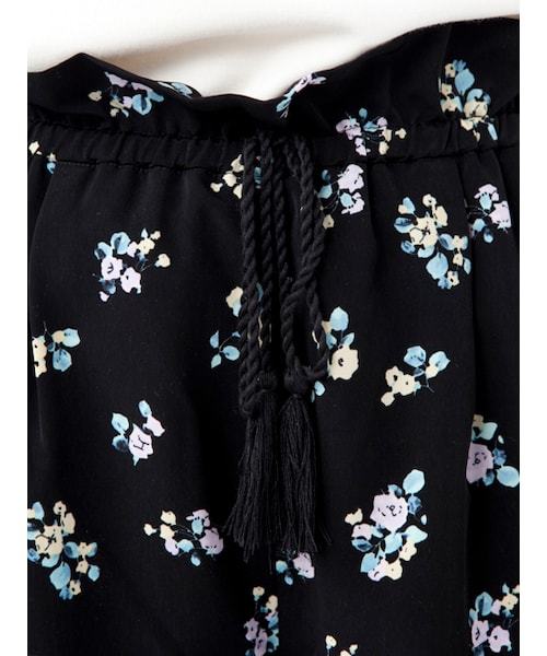 w closet（ダブルクローゼット）の「【S/S】パイピング入り花柄パンツ（パンツ・レディース・Lブルー/ブラック・FREE）」の6枚目の写真