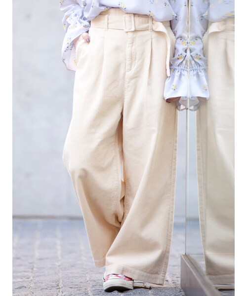 w closet（ダブルクローゼット）の「【S/S】ハイウエストベルト付きコーデュロイパンツ（パンツ・レディース・エクリュ/ラベンダー/サックス・FREE）」の4枚目の写真