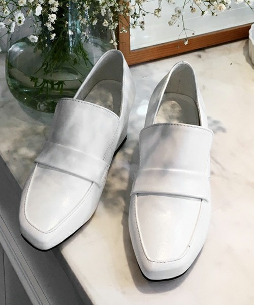 DHOLIC(ディーホリック)の「レザーライクミドルヒールローファー(パンプス・レディース・225/230/235/240/245/250)」の1枚目の写真