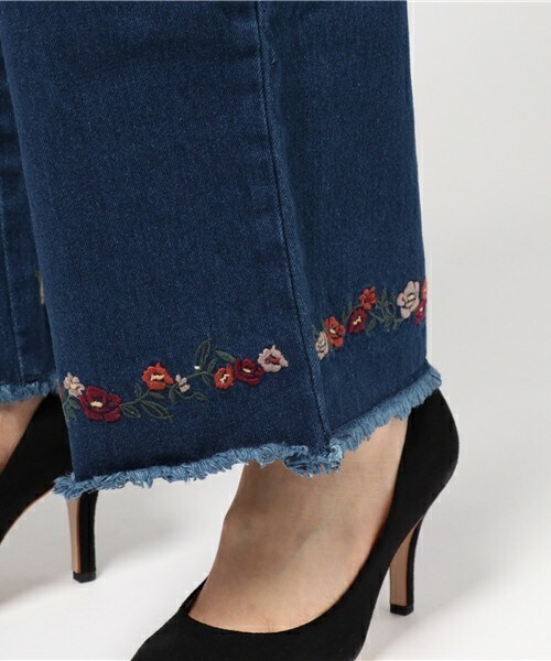 archives（アルシーヴ）の「フリンジデニムワイドパンツ（デニムパンツ・レディース・ブラック/ブルー/ネイビー/ロイヤルブルー・SMALL/MEDIUM）」の11枚目の写真