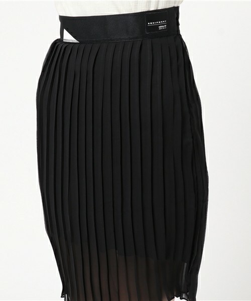 adidas（アディダス）の「ウィメンズ アディダス ロゴ プリーツ