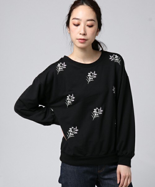 archives（アルシーヴ）の「刺繍入りプルオーバー（Tシャツ/カットソー・レディース・オフホワイト/ブラック/ピンク・MEDIUM）」の2枚目の写真