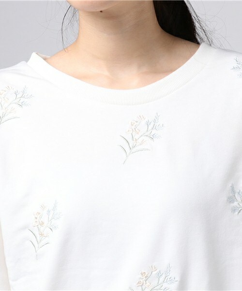 archives（アルシーヴ）の「刺繍入りプルオーバー（Tシャツ/カットソー・レディース・オフホワイト/ブラック/ピンク・MEDIUM）」の7枚目の写真