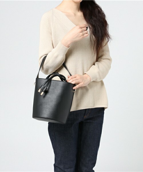 matelasse durer（マトラッセ デュレ）の「バケットキンチャクバッグ（ショルダーバッグ・レディース・ブラック/ベージュ/キャメル・フリー）」の12枚目の写真