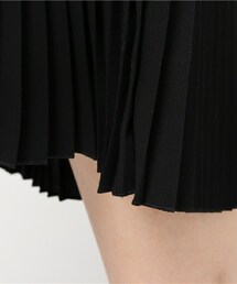 MM6 Maison Margiela（ｴﾑｴﾑｼｯｸｽ ﾒｿﾞﾝ ﾏﾙｼﾞｪﾗ）の「MM6 プリーツ