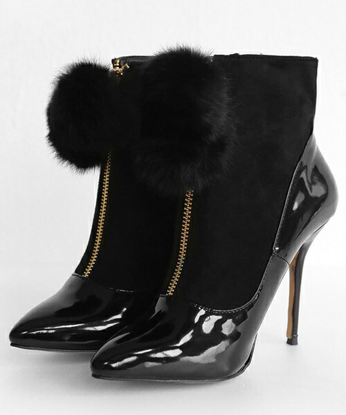 DHOLIC（ディーホリック）の「ラビットファーポンポンピンヒールアンクルブーツ（ブーツ・レディース・225/230/235/240/245/250）」の2枚目の写真