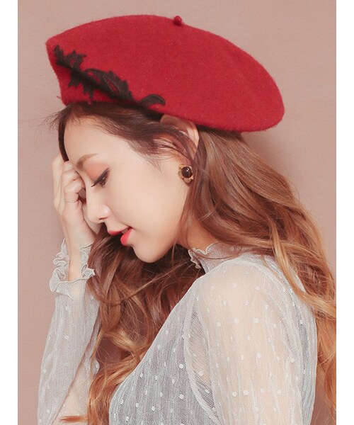KORMARCH(コマチ)の「フラワー刺繍ポイントベレー帽(ハンチング/ベレー帽・レディース・FREEサイズ)」の1枚目の写真