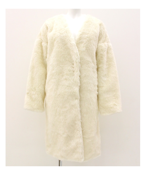 ANAP（アナップ）の「フェイクファーノーカラーコート（ジャケット/アウター・レディース・アイボリー/ピンク/ブラック・one size）」の2枚目の写真