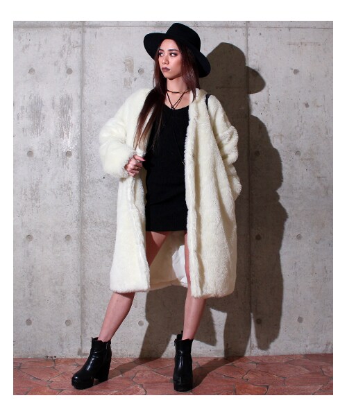 ANAP（アナップ）の「フェイクファーノーカラーコート（ジャケット/アウター・レディース・アイボリー/ピンク/ブラック・one size）」の7枚目の写真