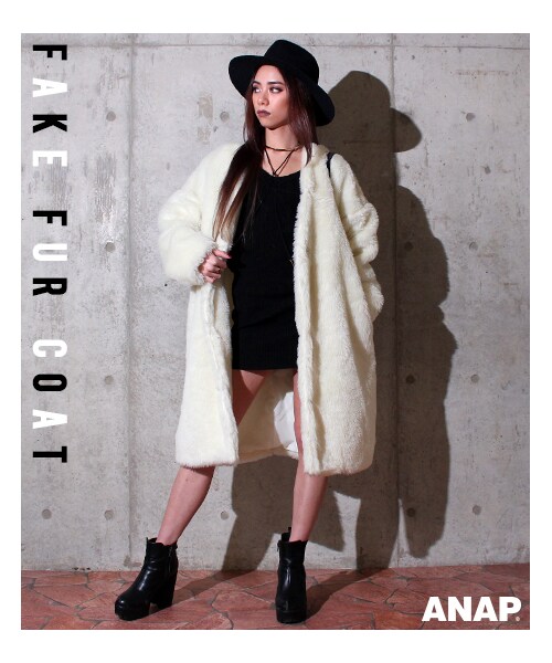 ANAP（アナップ）の「フェイクファーノーカラーコート（ジャケット/アウター・レディース・アイボリー/ピンク/ブラック・one size）」の4枚目の写真