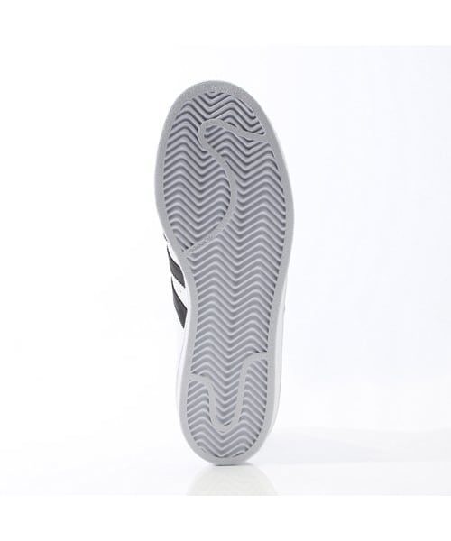 adidas（アディダス）の「オリジナルス スーパースター [Superstar WMNS]（スニーカー・レディース・ランニングホワイト/コアブラック/ランニングホワイト/ランニングホワイト/ランニングホワイト/ランニングホワ・22.0cm/22.5cm/23.0cm/23.5cm/24.0cm/24.5cm/25.0cm/25.5cm）」の3枚目の写真