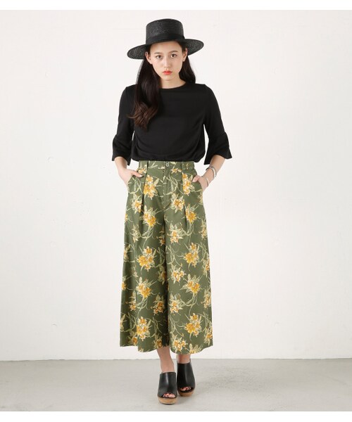 moussy 花柄ワイドパンツ♡新品タグ付き moussy 花柄ワイドパンツ♡新品タグ付き