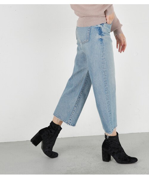 MOUSSY（マウジー）の「MOUSSY CROPPED FLARE パンツ（デニムパンツ・レディース・BLU・24inch/25inch/26inch/27inch）」の4枚目の写真