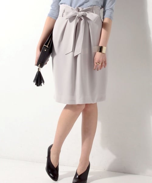 UNITED ARROWS(ユナイテッドアローズ)の「UNITED ARROWS UBCE ハイウエスト リボン タイトスカート(スカート・レディース・ライトグレー・38)」の1枚目の写真