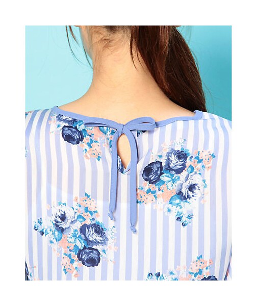 美品　ナラカミーチェ　ストライプに花柄のフレアスリーブブラウス NARACAMICIE（ナラカミーチェ）の「ナラ カミーチェ ストライプ