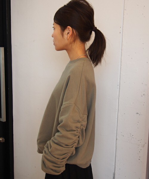 FRAPBOIS（フラボア）の「シャーリンウラケ（スウェット・レディース・ネイビー/グレー/カーキ・1）」の11枚目の写真