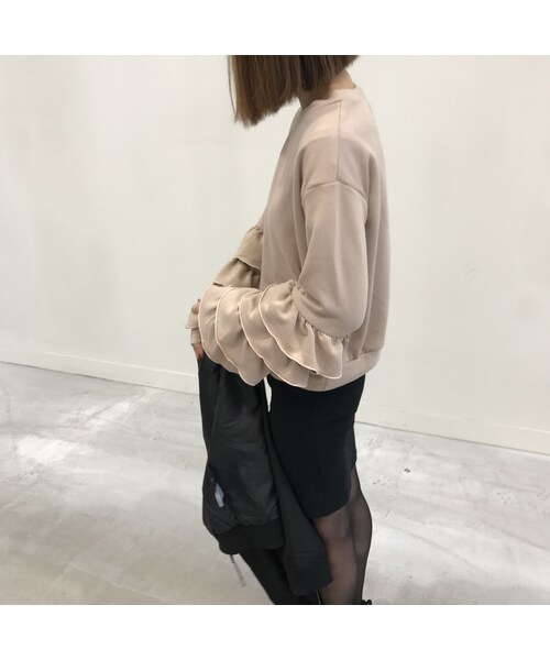 copine（コピン）の「再入荷!ボリューム袖フリルラウンドネックプルオーバー(4color)（スウェット・レディース・その他）」の2枚目の写真