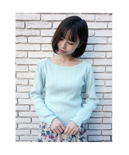 F i.n.t（フィント）の「バックリボンケーブル編みニットプルオーバー/F&A（ニット/セーター・レディース・その他）」の2枚目の写真