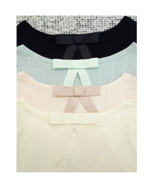 F i.n.t（フィント）の「バックリボンケーブル編みニットプルオーバー/F&A（ニット/セーター・レディース・その他）」の5枚目の写真