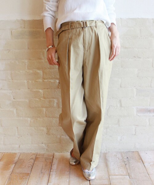 FRAMeWORK（フレームワーク）の「≪予約≫ベルトツキ ワイド チノパンツ◆（パンツ・ホワイト/34/在庫あり/36/38/40）」の2枚目の写真