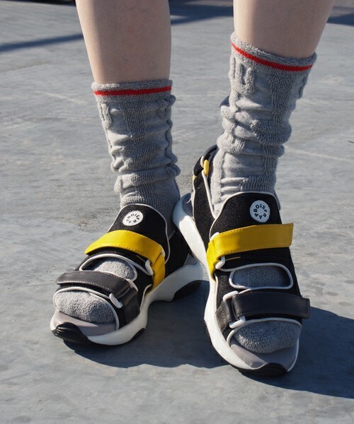 FRAPBOIS（フラボア）の「スニーク（サンダル・レディース・ホワイト/ブラック・0/1/2/3）」の2枚目の写真